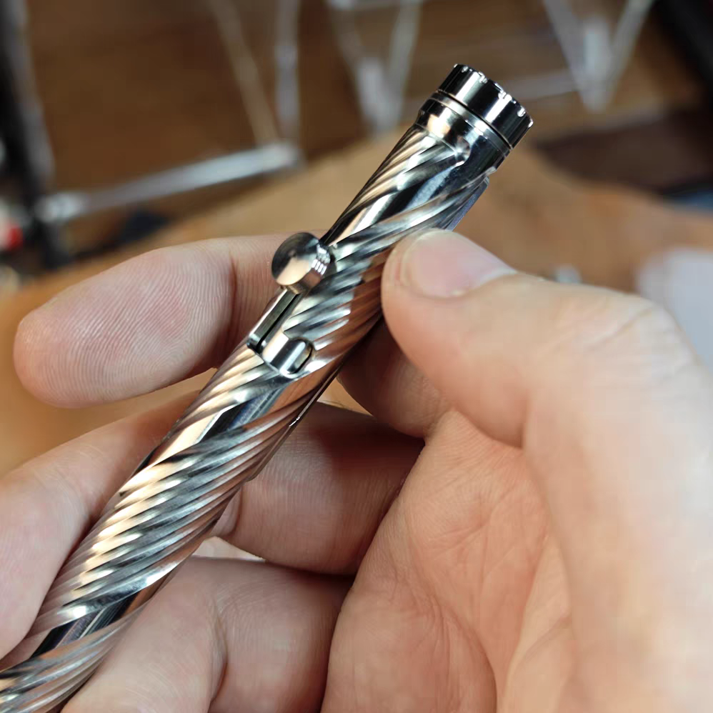 EDC Titanium Pen with Ball Bea - Edc Gear Every Day Carry avaliação e preço